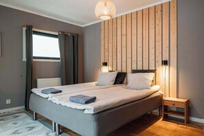 6 bedrooms, iron/ironing board, travel cot, WiFi - The Villa – Private Lake Lodge with Sauna & Jetty (Vegby)