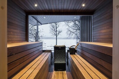 The Villa – Private Lake Lodge with Sauna & Jetty