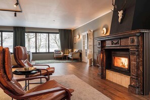 Interior - The Villa – Private Lake Lodge with Sauna & Jetty (Vegby)