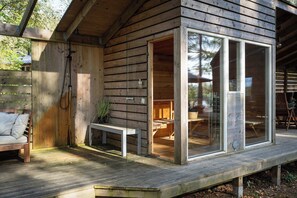 Terrace/patio - Villa Nabben - strong pines, lakeview and beach (Gällstad)