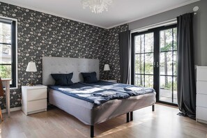 6 habitaciones, tabla de planchar con plancha, wifi y ropa de cama