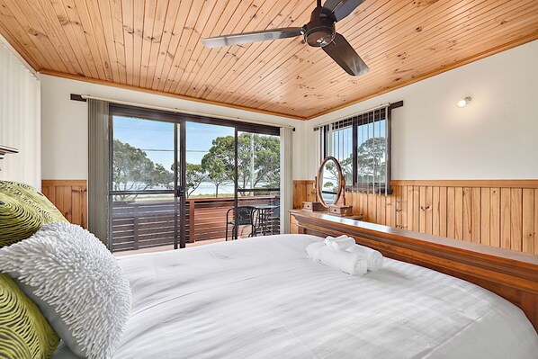 3 chambres, fer et planche à repasser, Wi-Fi gratuit, draps fournis