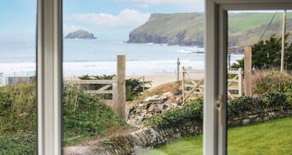 Trevarthian - A stunning holiday home overlooking Polzeath beach,sleeps 8 + dogs