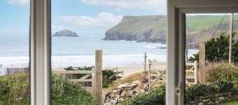 Trevarthian - A stunning holiday home overlooking Polzeath beach,sleeps 8 + dogs