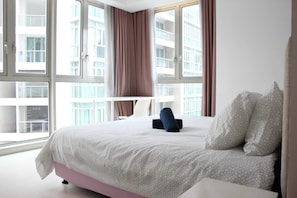 2 chambres, fer et planche à repasser, Wi-Fi, draps fournis