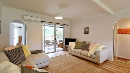 Sanctuary Paradise Waterfront  - Pets Allowed