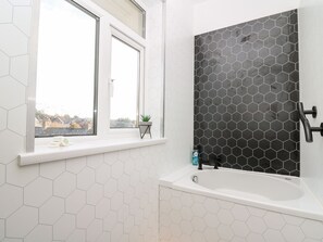 Shower - Ty Melyn (Aberystwyth)