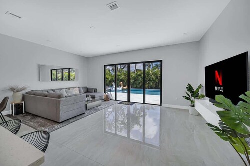 Luxury Villa Amara Heated Pool Gym Sauna BBQ