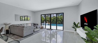 Luxury Villa Amara Heated Pool Gym Sauna BBQ