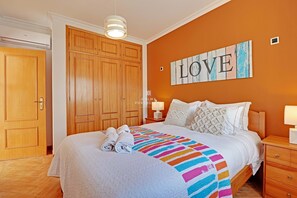 3 bedrooms, iron/ironing board, free WiFi, bed sheets