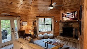 Smart TV, fireplace