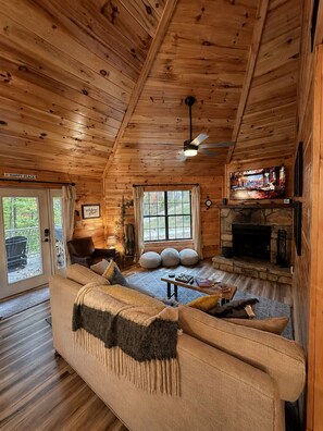 Smart TV, chimenea