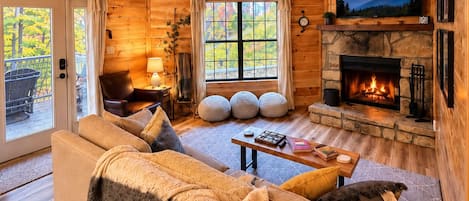 Smart TV, fireplace