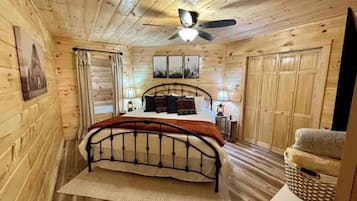 1 bedroom, iron/ironing board, travel cot, free WiFi