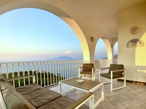 Terrace/patio - VILLA BLUMARINE - Six Bedroom Villa, Sleeps 12 (Sorrento)