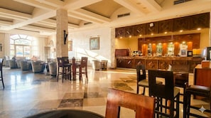 7 bars/lounges, een strandbar