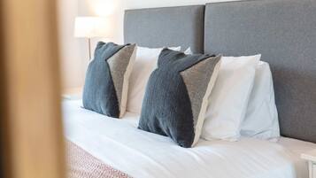 2 bedrooms, iron/ironing board, travel cot, WiFi