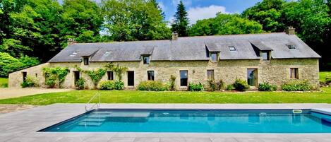 Et oppvarmet basseng