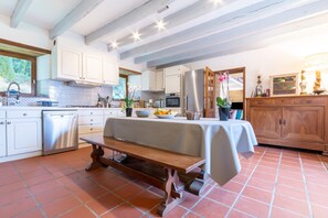 Refrigerador, microondas, horno y lavavajillas