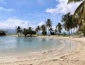 Beach - Cosy renovated studio, 50 meters from the beach, Bas du Fort (Pointe-à-Pitre)