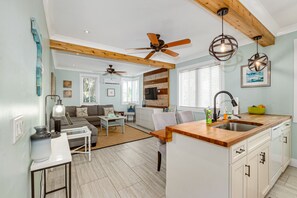 Smart TV - Beautiful downtown Melbourne Beach renovated apartment one block from the beach! (Melbourne Beach)