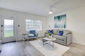 Smart TV, offices - Pool ~ Free Wifi ~ Parking ~ Smart TV (Fort Lauderdale)