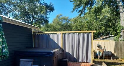 Stunning lake view oasis! A spacious place to make new memories!
#HotTubHeaven