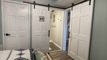 1 多间卧室、免费 WiFi、床单