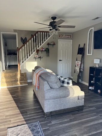 Smart TV. Cozy 1BR Apt Minutes From Skyline Drive!!