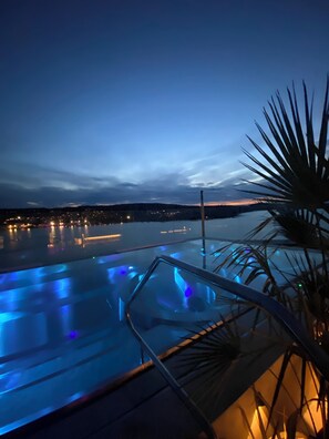 Indoor pool, outdoor pool, open 6:00 AM to 9:00 PM, sun loungers - Hotel Riviera (Moss)