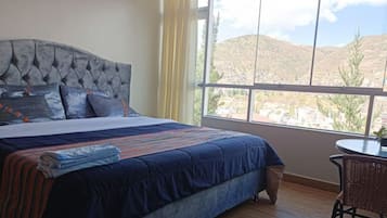 4 bedrooms, iron/ironing board, free WiFi
