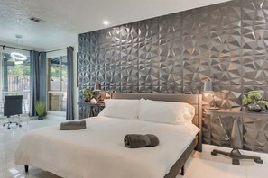 5 bedrooms, desk, iron/ironing board, travel cot