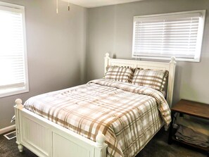 3 bedrooms, WiFi, bed sheets - Minutes from the Ark Encounter! (Dry Ridge)