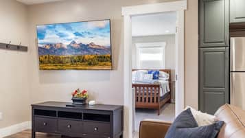 2 bedrooms, travel crib, WiFi, bed sheets