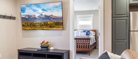 2 bedrooms, travel crib, WiFi, bed sheets