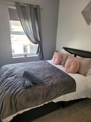 2 Schlafzimmer, Bügeleisen/Bügelbrett, WLAN, Bettwäsche