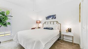 Fer et planche à repasser, Wi-Fi gratuit, draps fournis