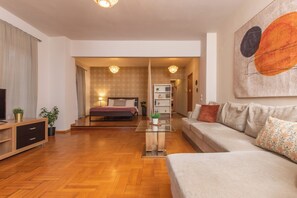 2 bedrooms, iron/ironing board, travel cot, free WiFi