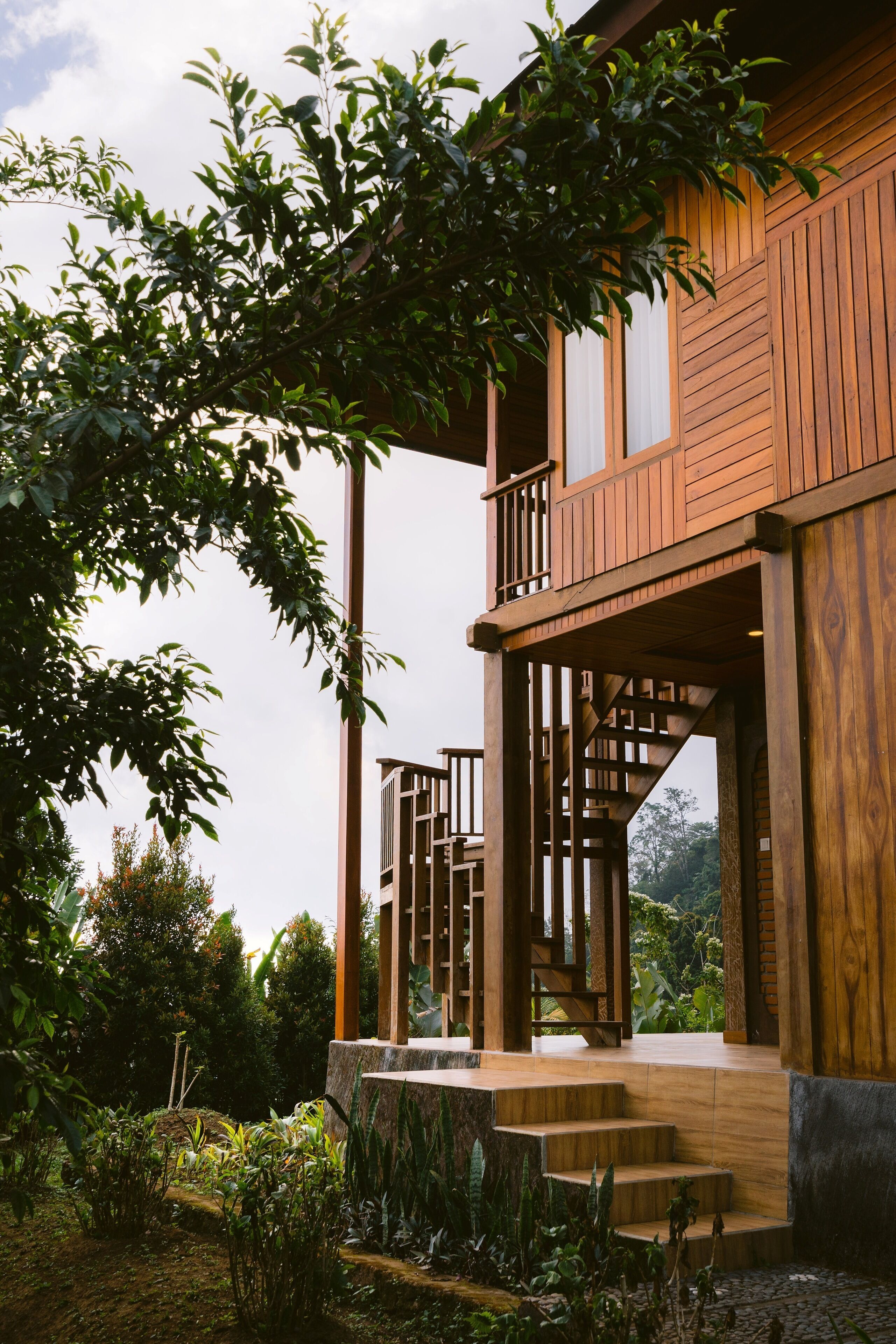 Studio, 1 King Bed, Garden View | In-room safe, desk, blackout drapes, free WiFi