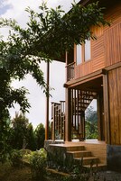 Studio, 1 King Bed, Garden View | In-room safe, desk, blackout drapes, free WiFi