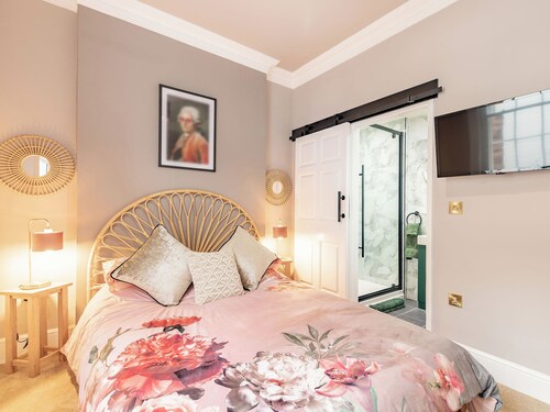 7 bedroom accommodation in Bridgnorth