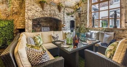 7 bedroom accommodation in Bridgnorth