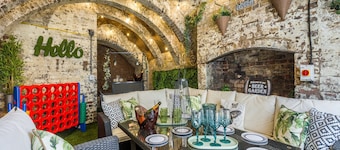 7 bedroom accommodation in Bridgnorth