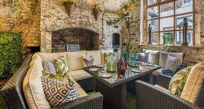 7 bedroom accommodation in Bridgnorth
