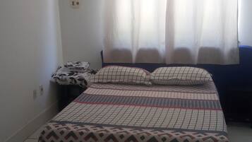 3 quartos, ferros/tábuas de passar roupa, Wi-Fi, roupa de cama