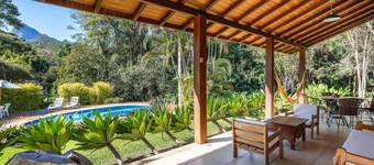 Casakor, beautiful villa in Itaipava, 4 bedrooms, pool, tennis court,