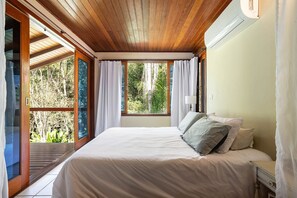 4 bedrooms, iron/ironing board, Internet, wheelchair access