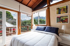 5 quartos, ferros/tábuas de passar roupa