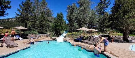 حمّام سباحة خارجي، حمّام سباحة مُدفَّأ