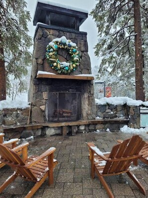 Property grounds - Carey's Slopeside 2 Bd 2 Bth 400 Resort RD (Olympic Valley)